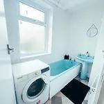 アパート Chic Victorian 1 Bed Flat - Sleeps 4 - Free Parking - Pet Friendly ブラッドフォード