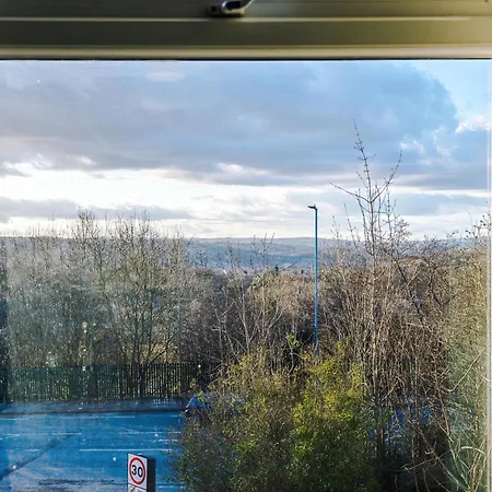 Chic Victorian 1 Bed Flat - Sleeps 4 - Free Parking - Pet Friendly Bradford (West Yorkshire)