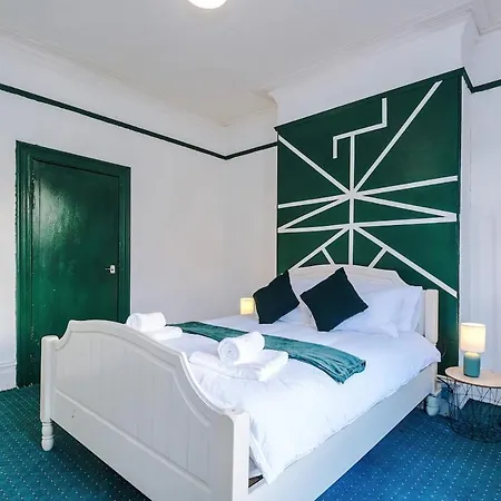 Chic Victorian 2-bed Duplex Flat - Free Parking Apartment Bradford (West Yorkshire)