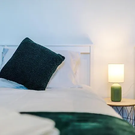 Chic Victorian 2-bed Duplex Flat - Free Parking Lägenhet *