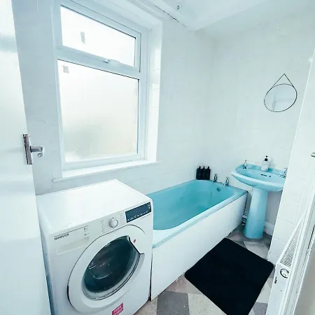 Apartment Chic Victorian 1 Bed Flat - Sleeps 4 - Free Parking - Pet Friendly Bradford (West Yorkshire)