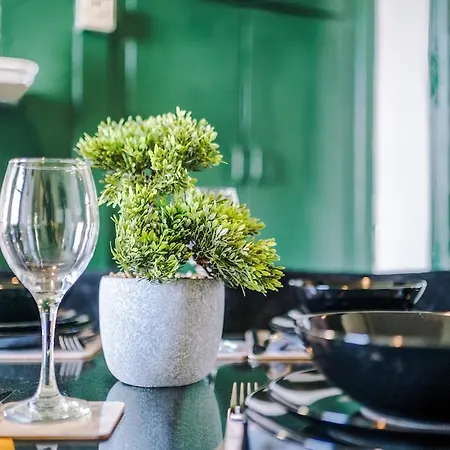 Chic Victorian 2-bed Duplex Flat - Free Parking Lägenhet *