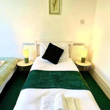 Apartment Chic Victorian 1 Bed Flat - Sleeps 4 - Free Parking - Pet Friendly Bradford (West Yorkshire)