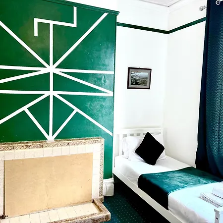 Apartment Chic Victorian 1 Bed Flat - Sleeps 4 - Free Parking - Pet Friendly *