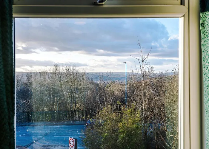 Chic Victorian 1 Bed Flat - Sleeps 4 - Free Parking - Pet Friendly Bradford (West Yorkshire)