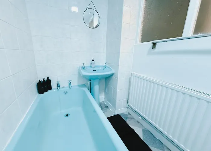Apartment Chic Victorian 1 Bed Flat - Sleeps 4 - Free Parking - Pet Friendly Bradford (West Yorkshire)