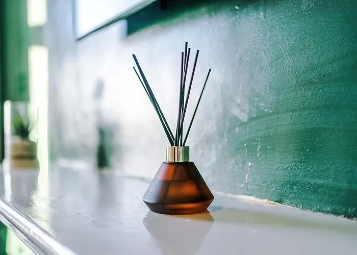 Chic Victorian 1 Bed Flat - Sleeps 4 - Free Parking - Pet Friendly Apartment Bradford (West Yorkshire)