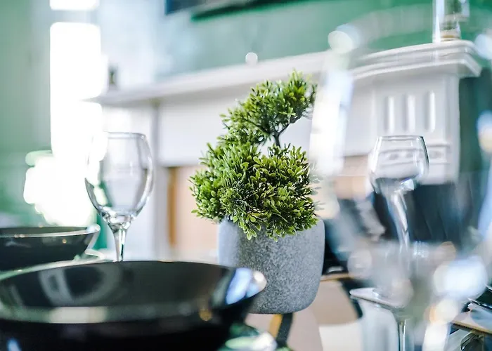 Chic Victorian 1 Bed Flat - Sleeps 4 - Free Parking - Pet Friendly Apartamento