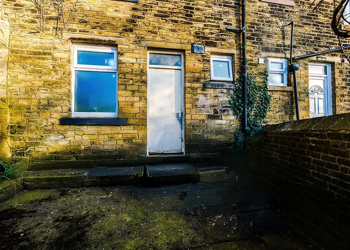 Apartment Chic Victorian 1 Bed Flat - Sleeps 4 - Free Parking - Pet Friendly *