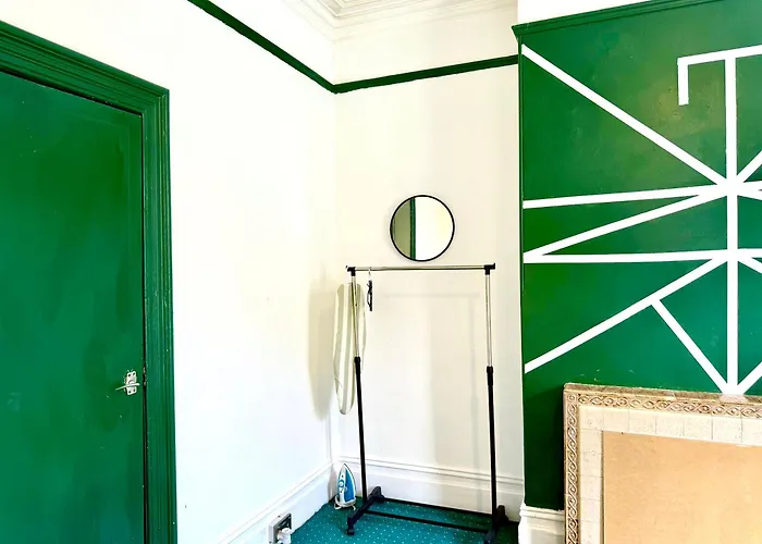 Apartment Chic Victorian 1 Bed Flat - Sleeps 4 - Free Parking - Pet Friendly Bradford (West Yorkshire)